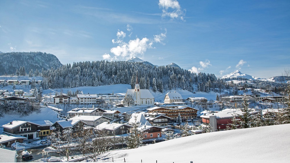 skidorp Fieberbrunn in Skicircus Saalbach, Oostenrijk