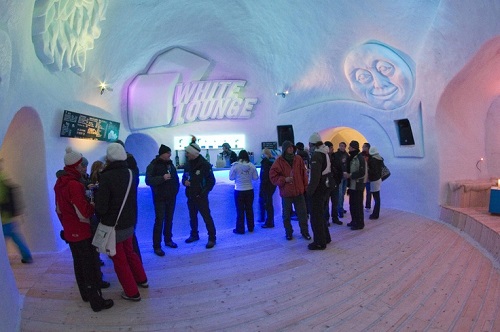De White Lounge Bar in Mayrhofen, Oostenrijk après-ski